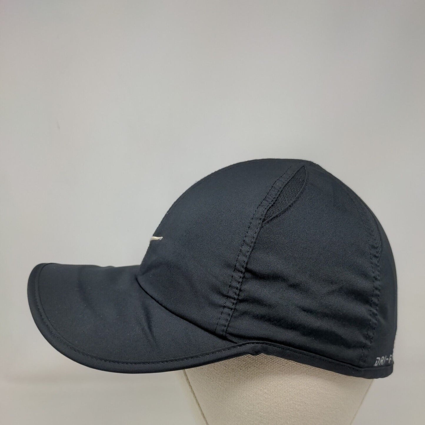 Nike Swoosh Strapback Hat Black OSFM Embroidered Dri-Fit Featherlight