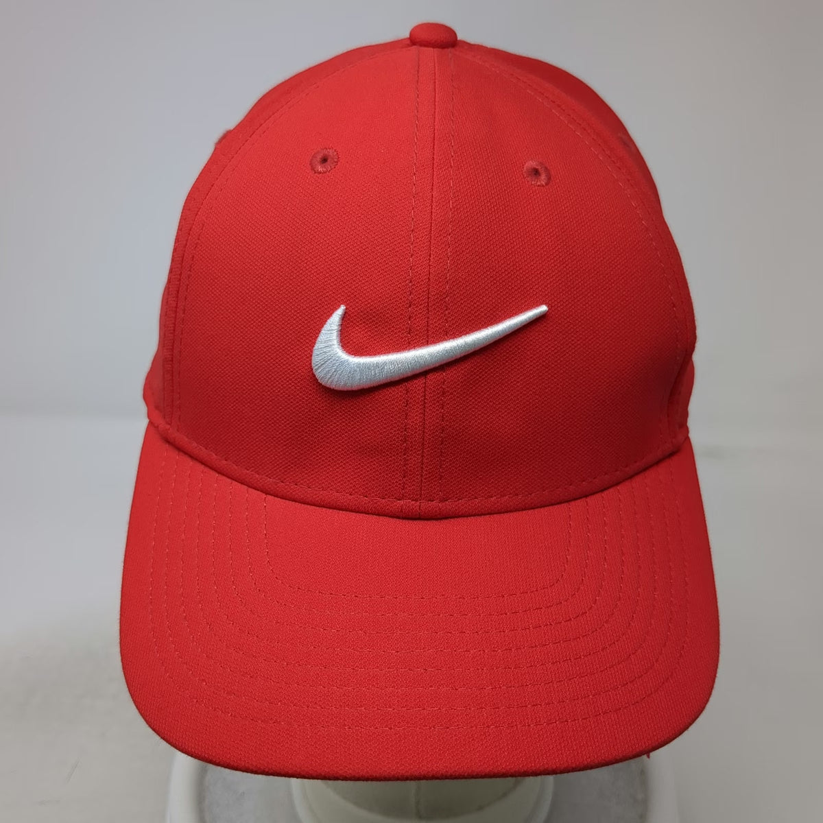 Nike Baseball Cap Red L Dri-FIT Strapback Embroidered Swoosh Logo Athletic Hat