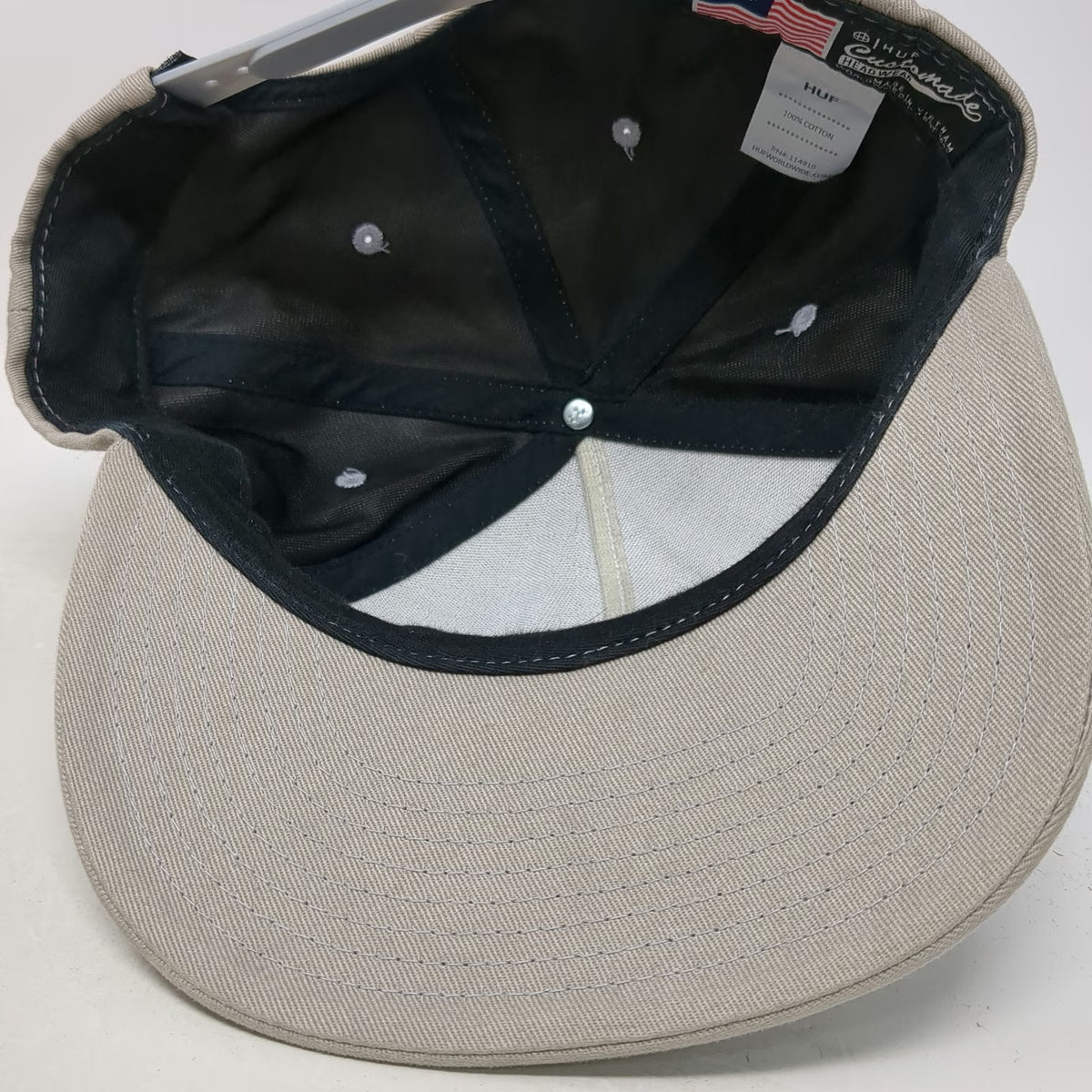 HUF 5 Panel Beige One Size Snapback Cotton Logo Patch Hat Adjustable Flat Brim