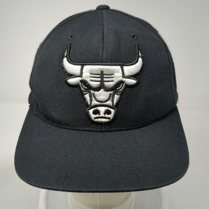 Mitchell & Ness Chicago Bulls NBA Black One Size Snapback Hardwood Classics Hat