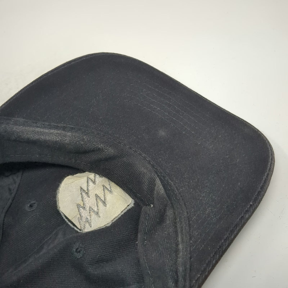Port Authority Baseball Cap Black OSFM Strapback Lightning Bolt Band Logo Hat