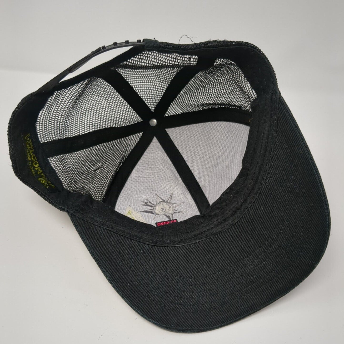 Volcom Measure Snapback Trucker Hat Black One Size Adjustable Mesh Back 6 Panel