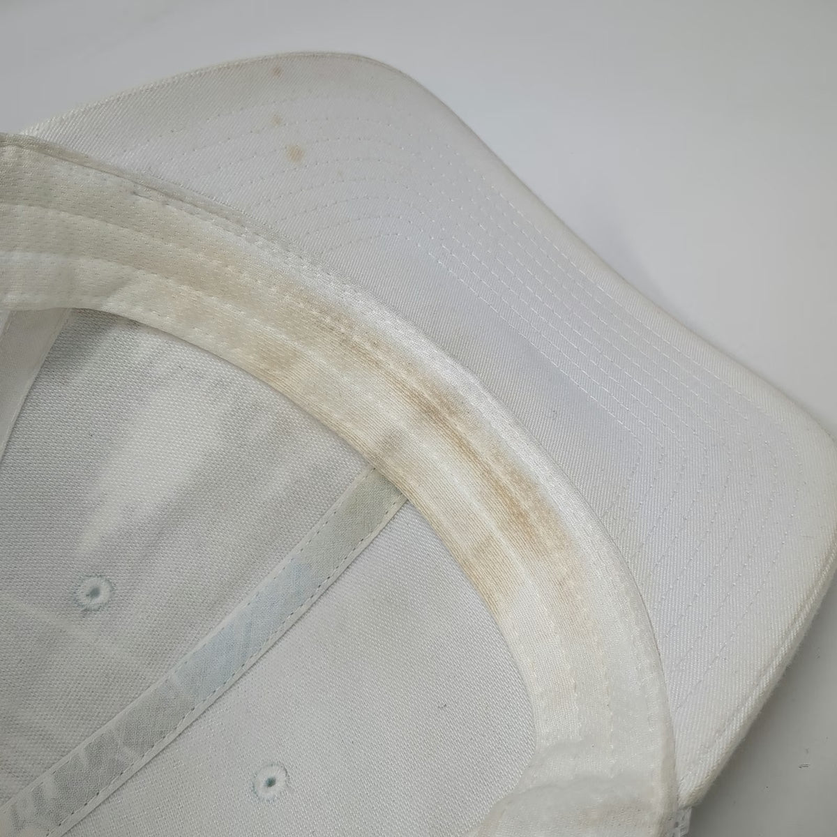 Columbia Trucker Hat White Blue Green One Size Landscape Graphic Mesh Snapback