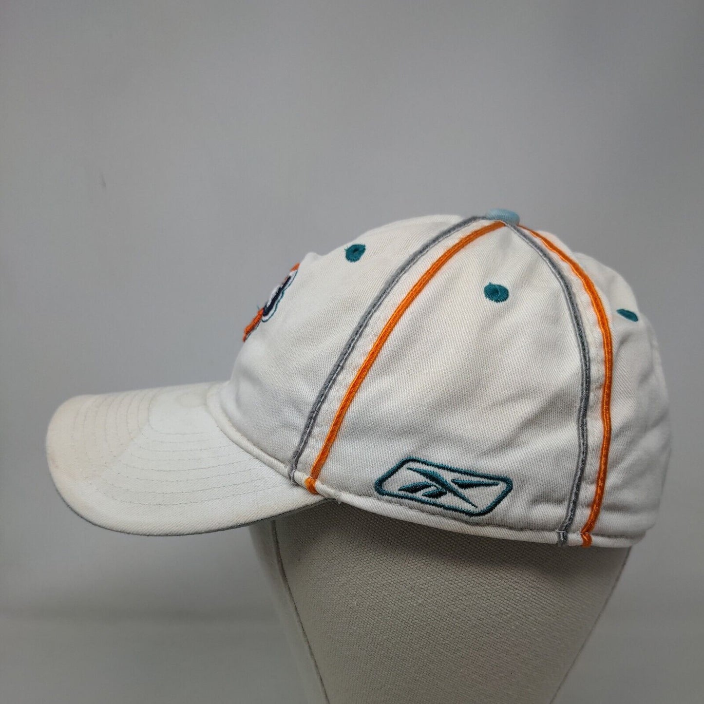 Reebok NFL Men's Fitted Hat White Size L Embroidered Miami Dolphins Cotton Logo