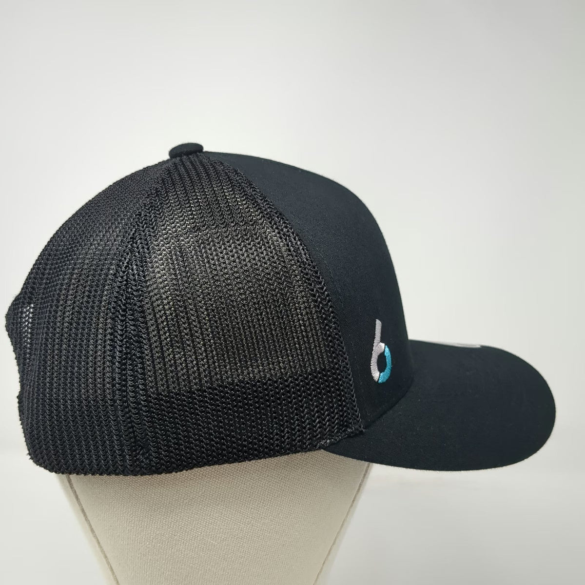 TravisMathew Trucker Hat Black One Size Mesh Snapback Flexfit 110 Curved Brim