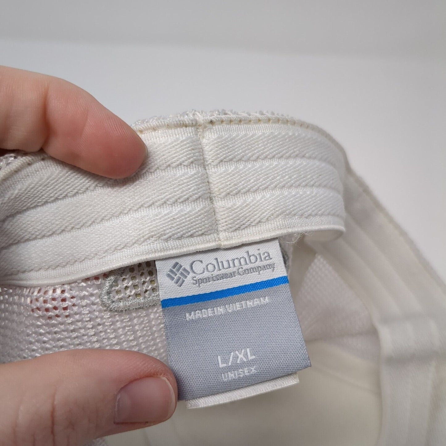 Columbia PFG Unisex Fitted Trucker Hat White L/XL Mesh Back Vented Holes 6 Panel