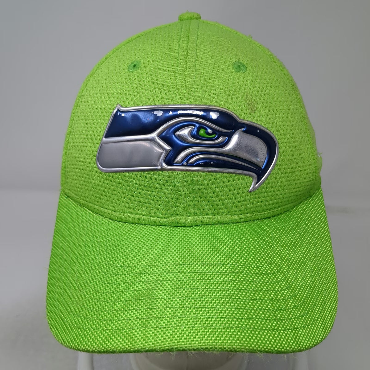 Seattle Seahawks NFL New Era Hat Green M Metallic Logo Curved Brim Stretch Fit