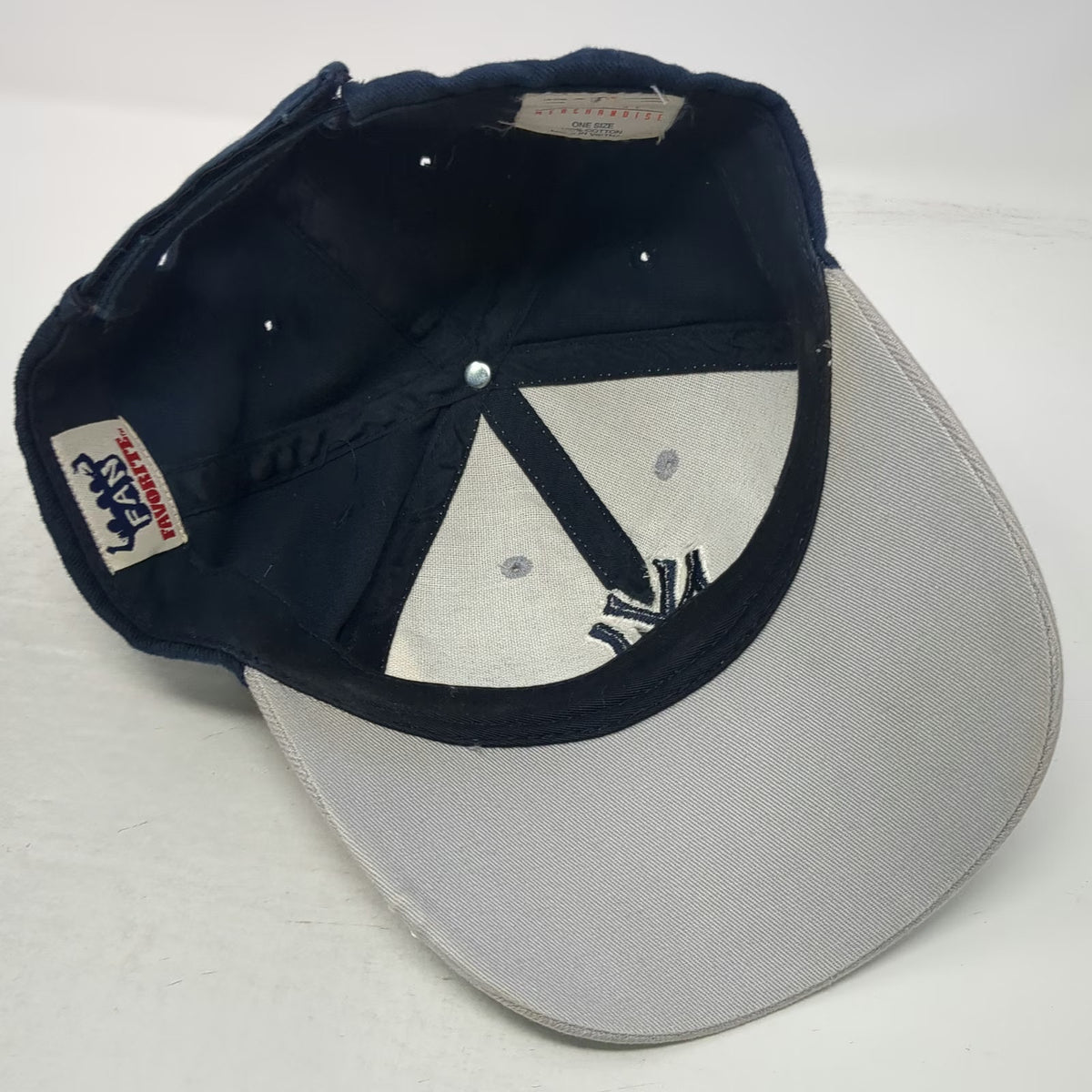 New York Yankees MLB Fan Favorite Baseball Cap Gray Blue One Size Strapback