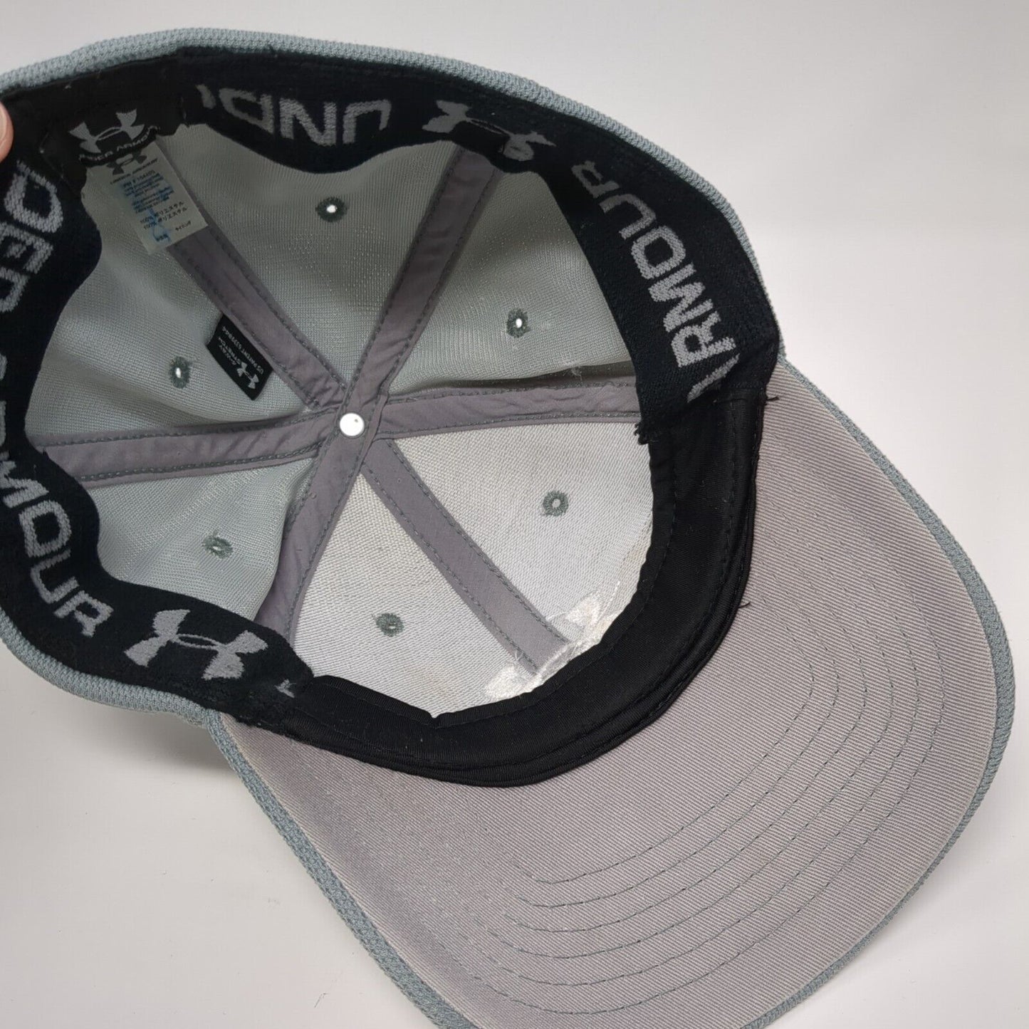 Under Armour Fitted Hat Gray One Size Lightweight Embroidered 6 Panel Polyester