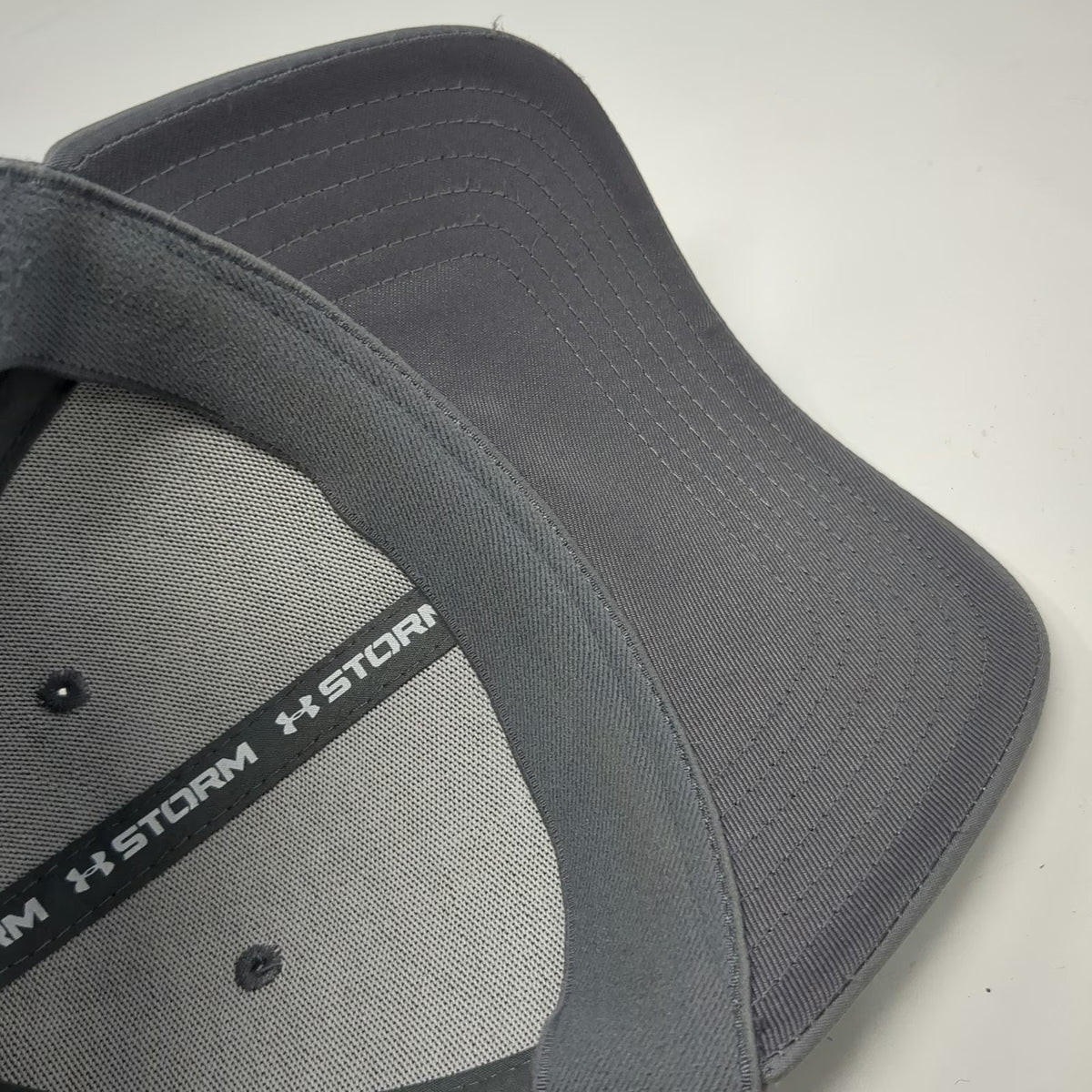 Under Armour Baseball Cap Gray L UA Storm Stretch Fit Performance Sport Hat