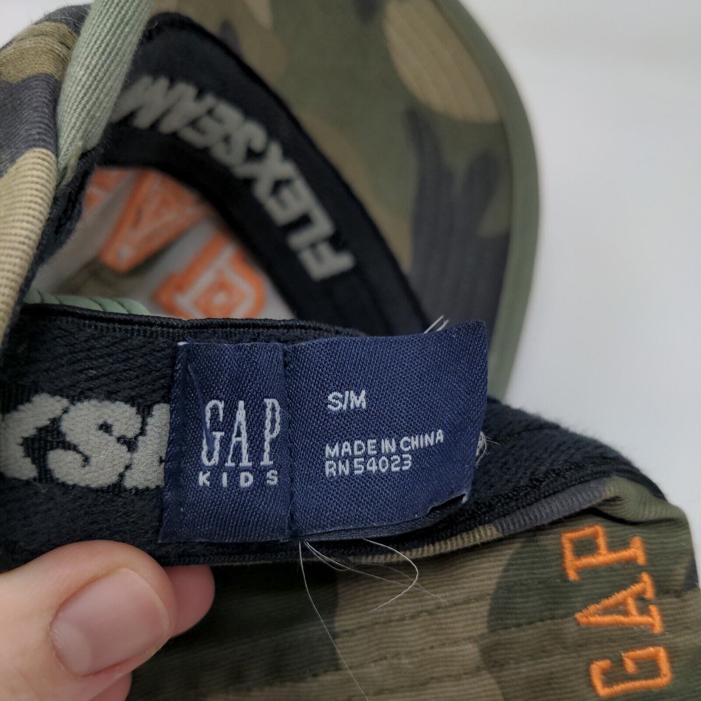 GAP Kids Fitted Hat Green Camo Size S/M Embroidered Logo Cotton
