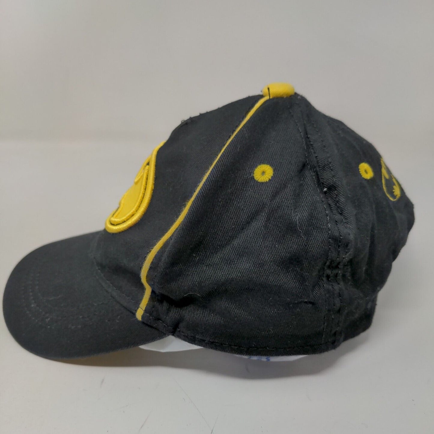 Batman Boy's Stretchy Hat Black Yellow Size L 2-4 Years Embroidered Logo