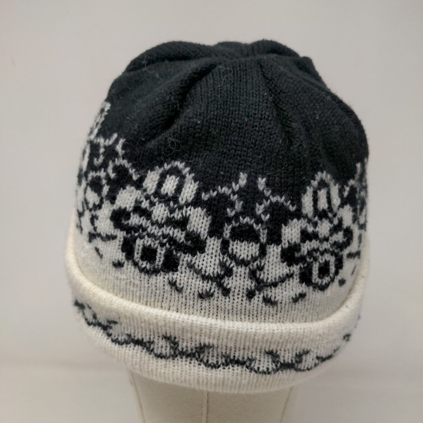 English Village Women's Knit Beanie Hat Cap Black White Fair Isle Acrylic