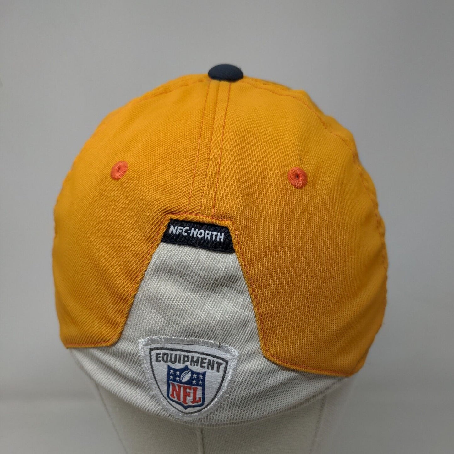 Reebok Men's Fitted Hat Yellow M/L Embroidered Chicago Bears Logo Nylon Blend