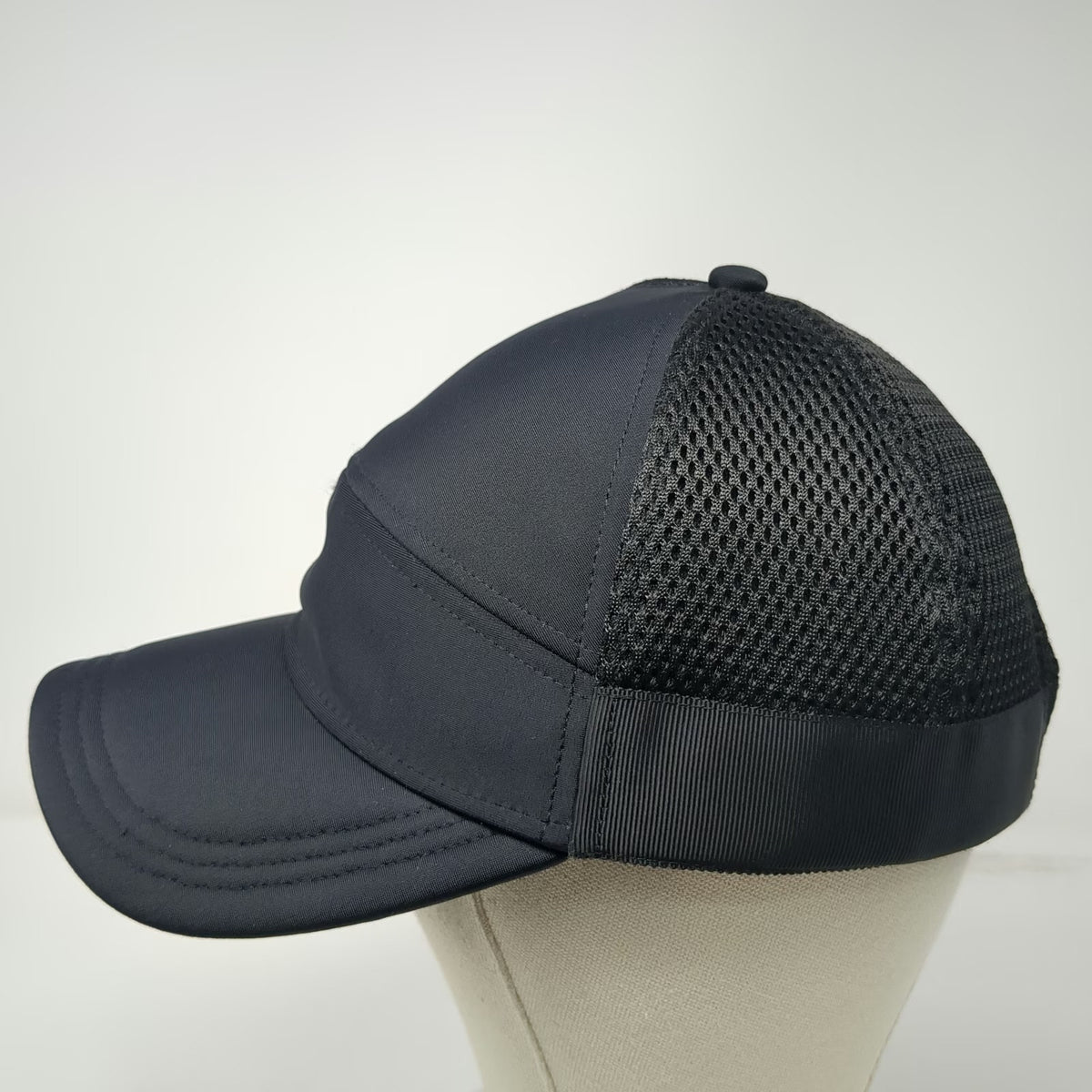 Lululemon Trucker Hat Black OSFM Snapback Mesh Back Running Athletic Training
