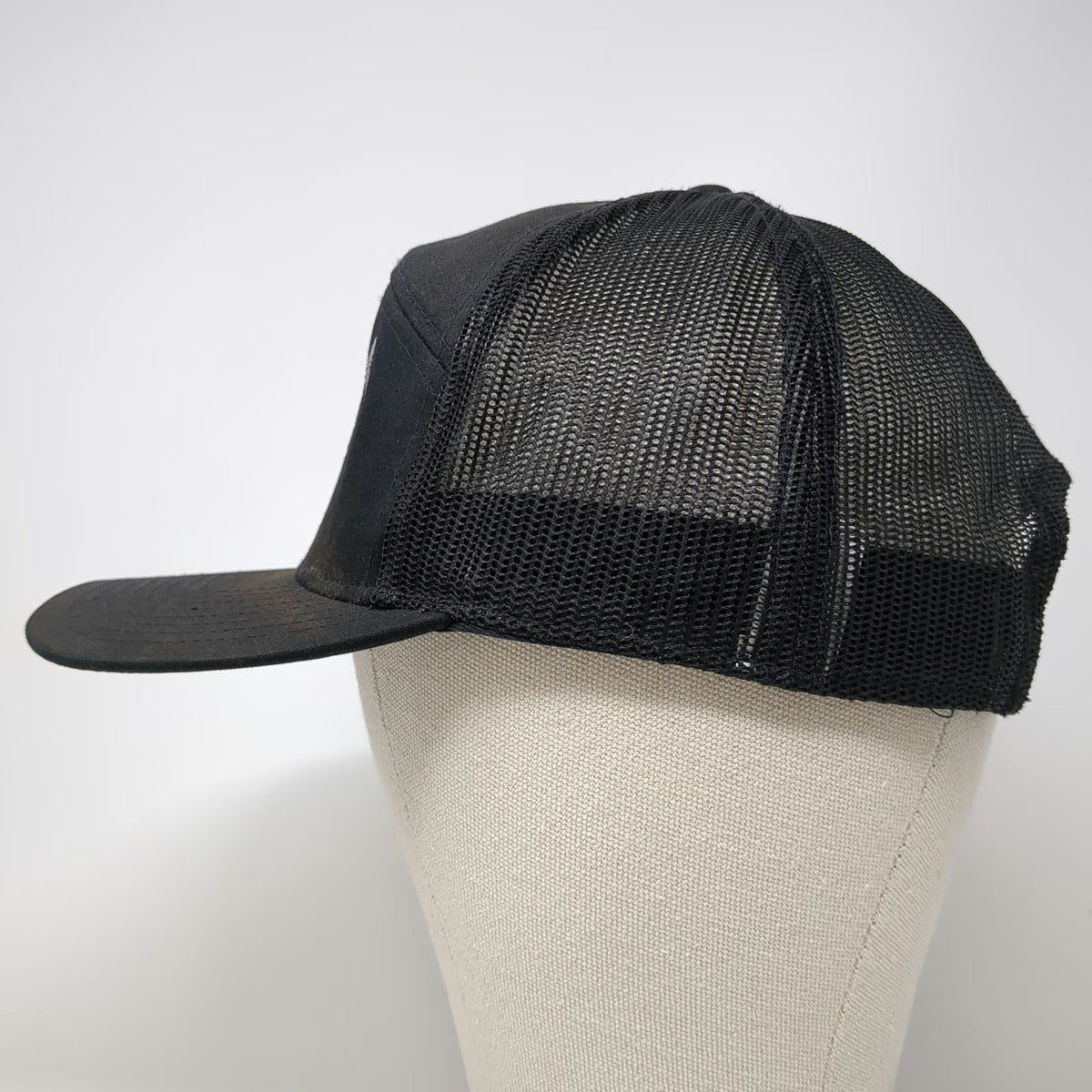 Richardson Trucker Hat Black One Size A&P Helicopters Mesh Snapback Embroidery
