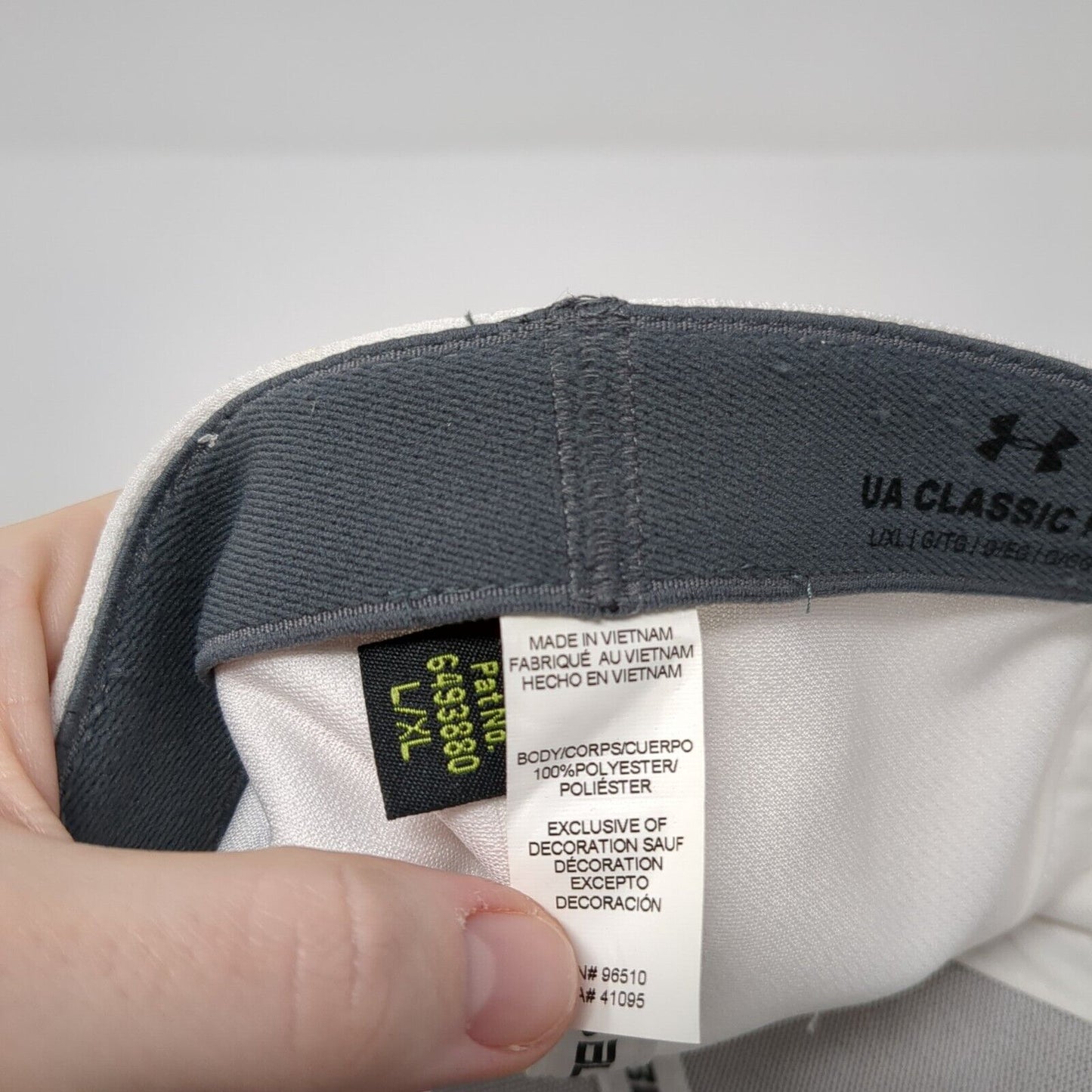 Wesco Fitted Hat White L/XL Embroidered Logo Under Armour Blitzing