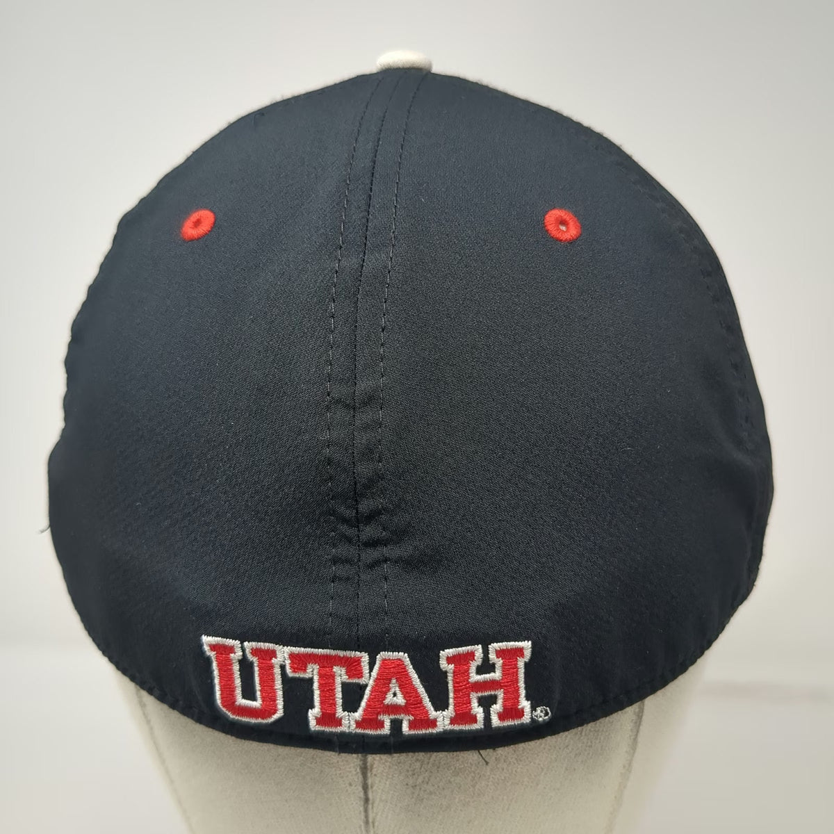 Under Armour Utah Utes NCAA Cap Black Red White XL Stretch Fit Hat Embroidered