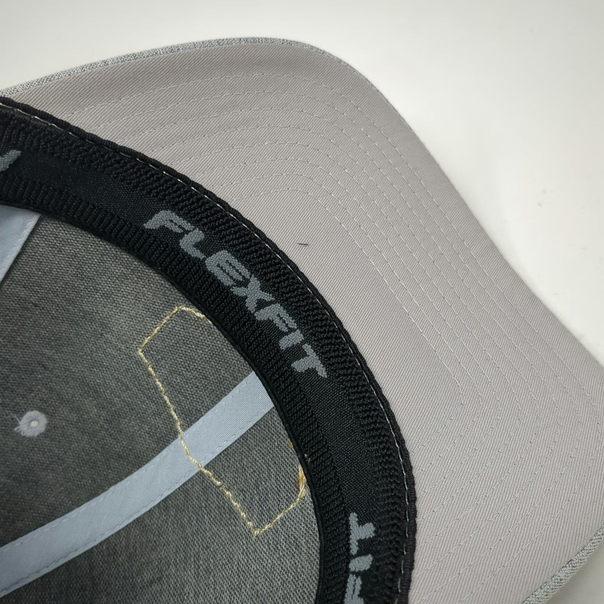 Yupoong Flexfit Baseball Cap Gray XL Leather Patch Heathered Stretch Hat