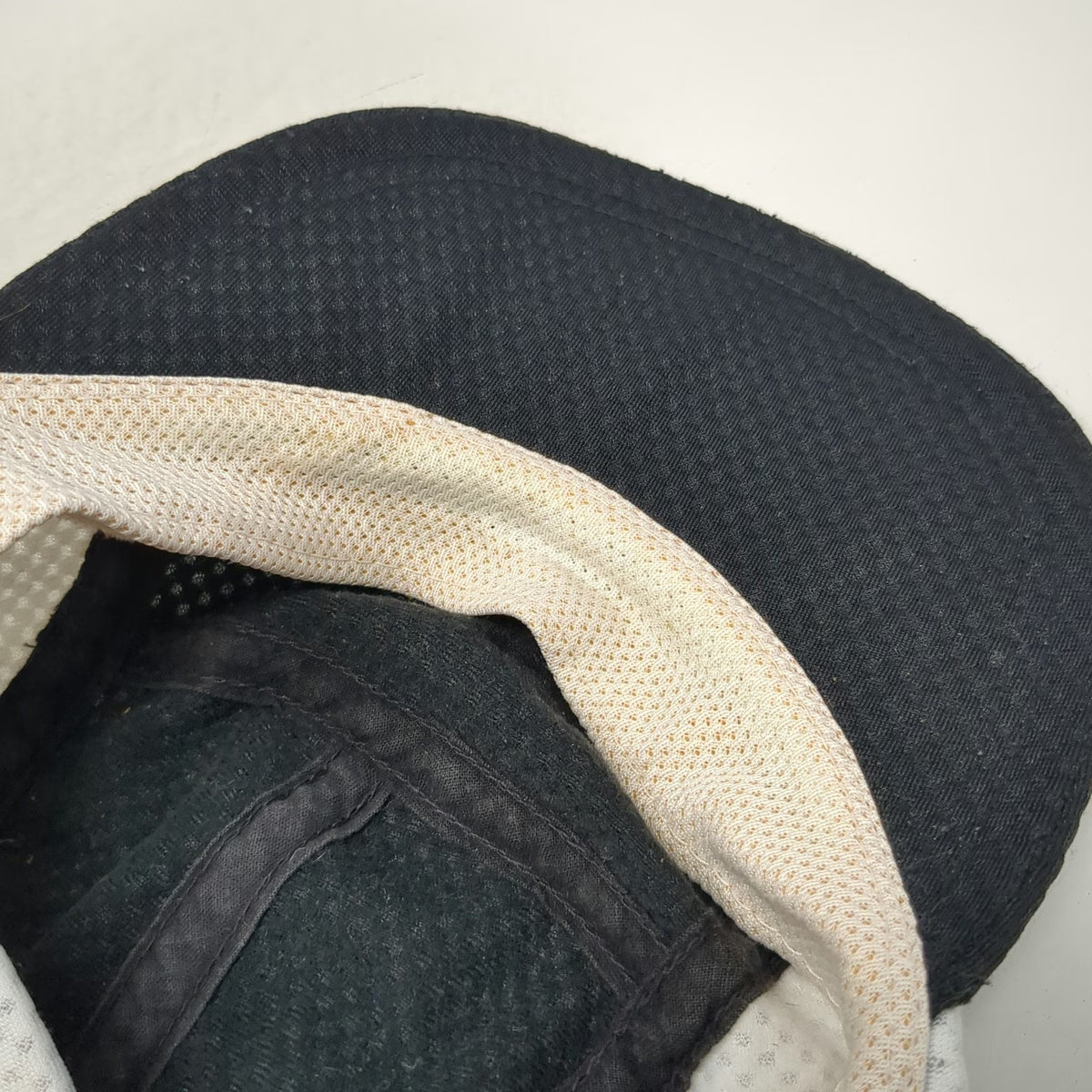 SportHill 5 Panel Black White One Size Running Mesh Side Panels Adjustable Hat
