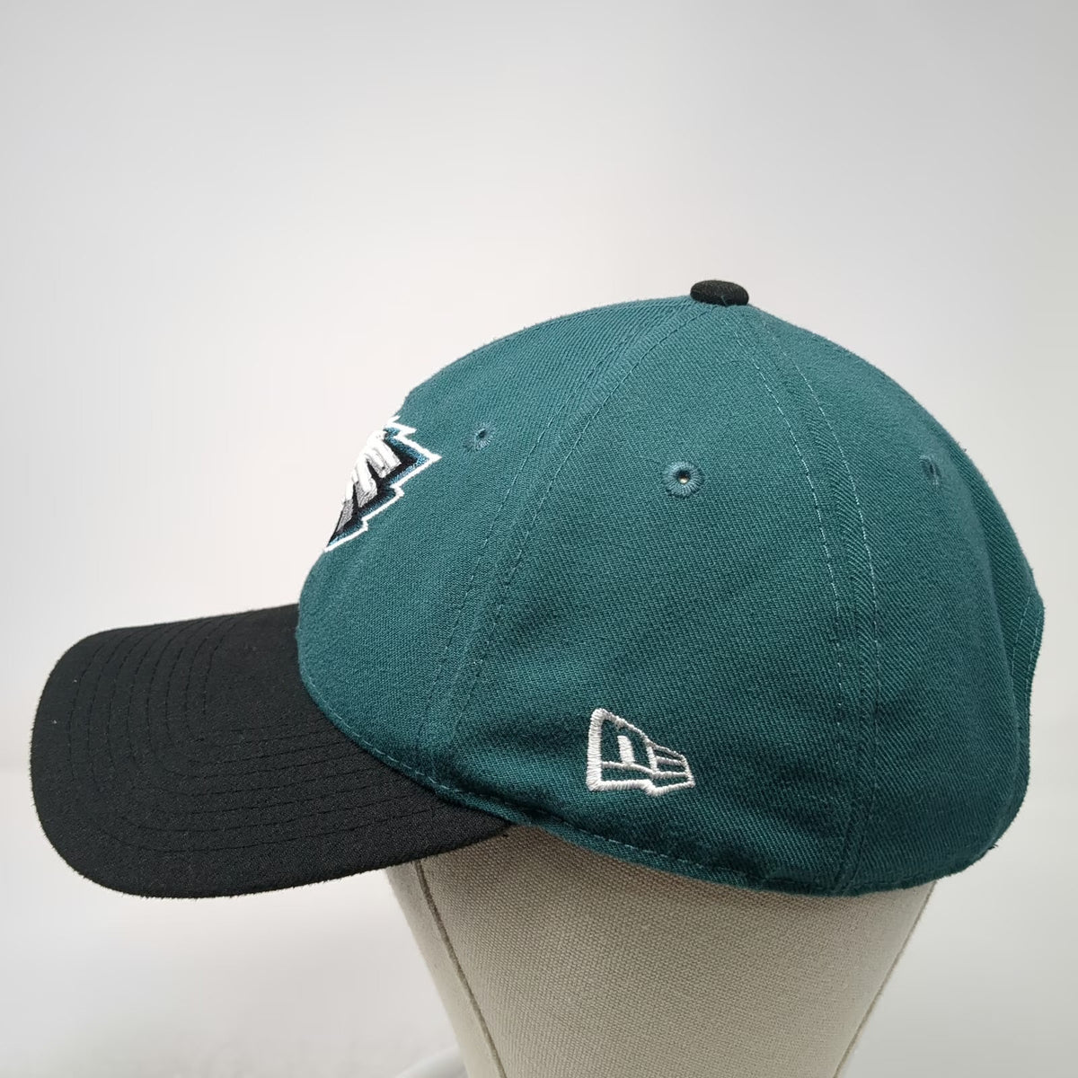 Philadelphia Eagles NFL New Era Cap Green Black One Size OSFM Strapback Hat Logo