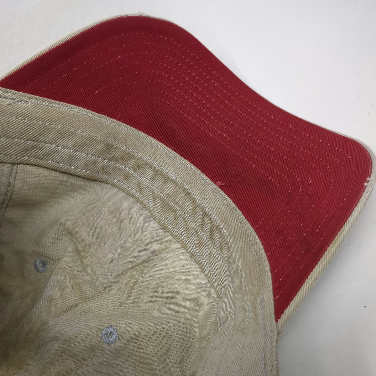 Nike Washington State Cougars NCAA Football Baseball Cap Beige One Size Hat Red