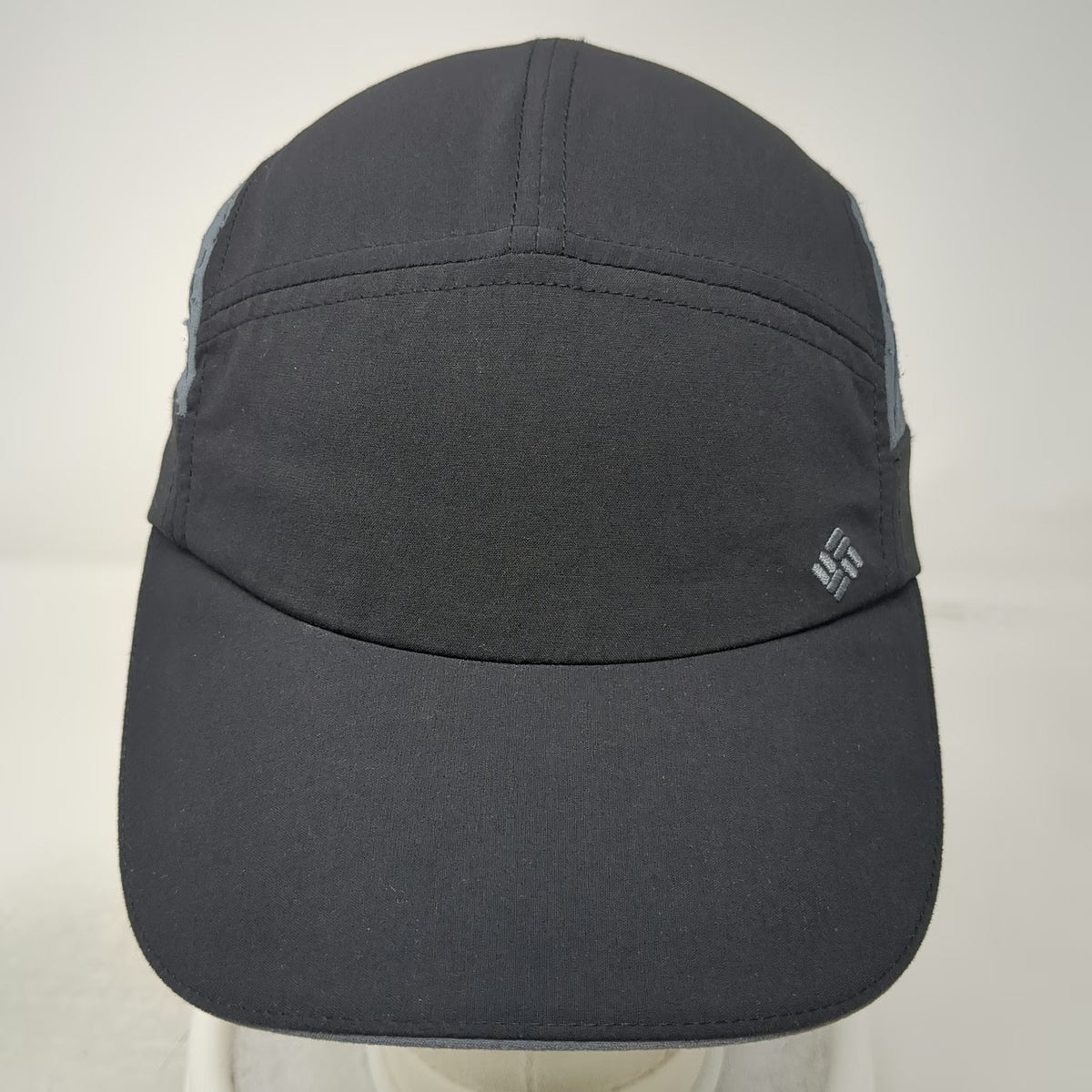Columbia 5 Panel Black Hat One Size Gray Mesh Side Panels Bungee Slideback