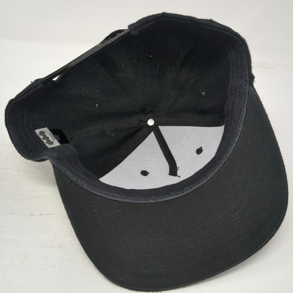 Bioworld Wayne Industries 5 Panel Black One Size Snapback Batman Flat Bill Hat