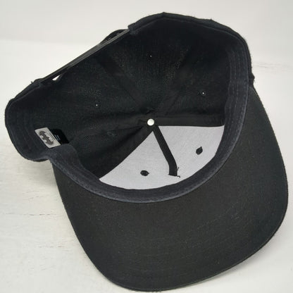 Bioworld Wayne Industries 5 Panel Black One Size Snapback Batman Flat Bill Hat