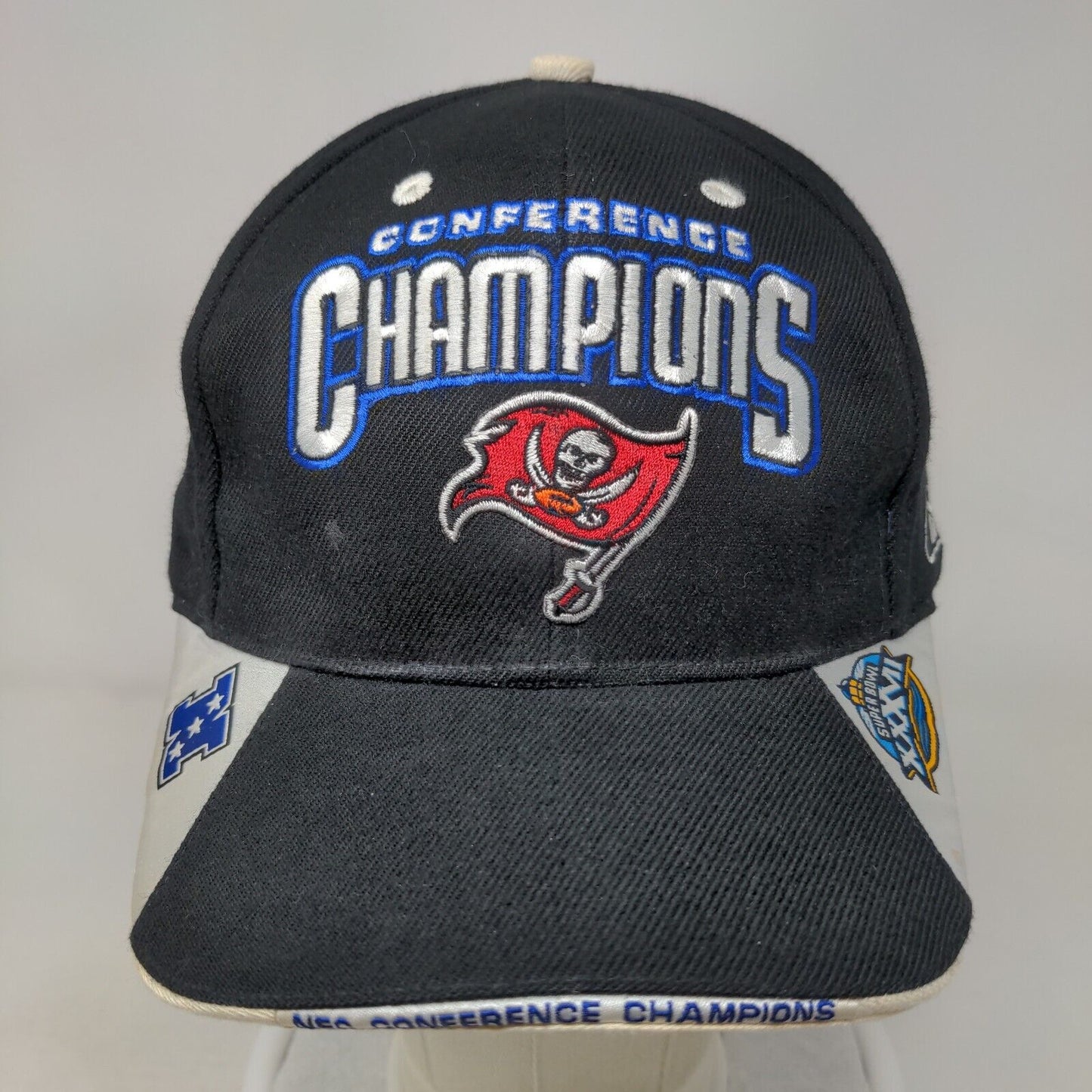Tampa Bay Buccaneers Super Bowl XXXVII Strapback Hat Black Autographed NFL