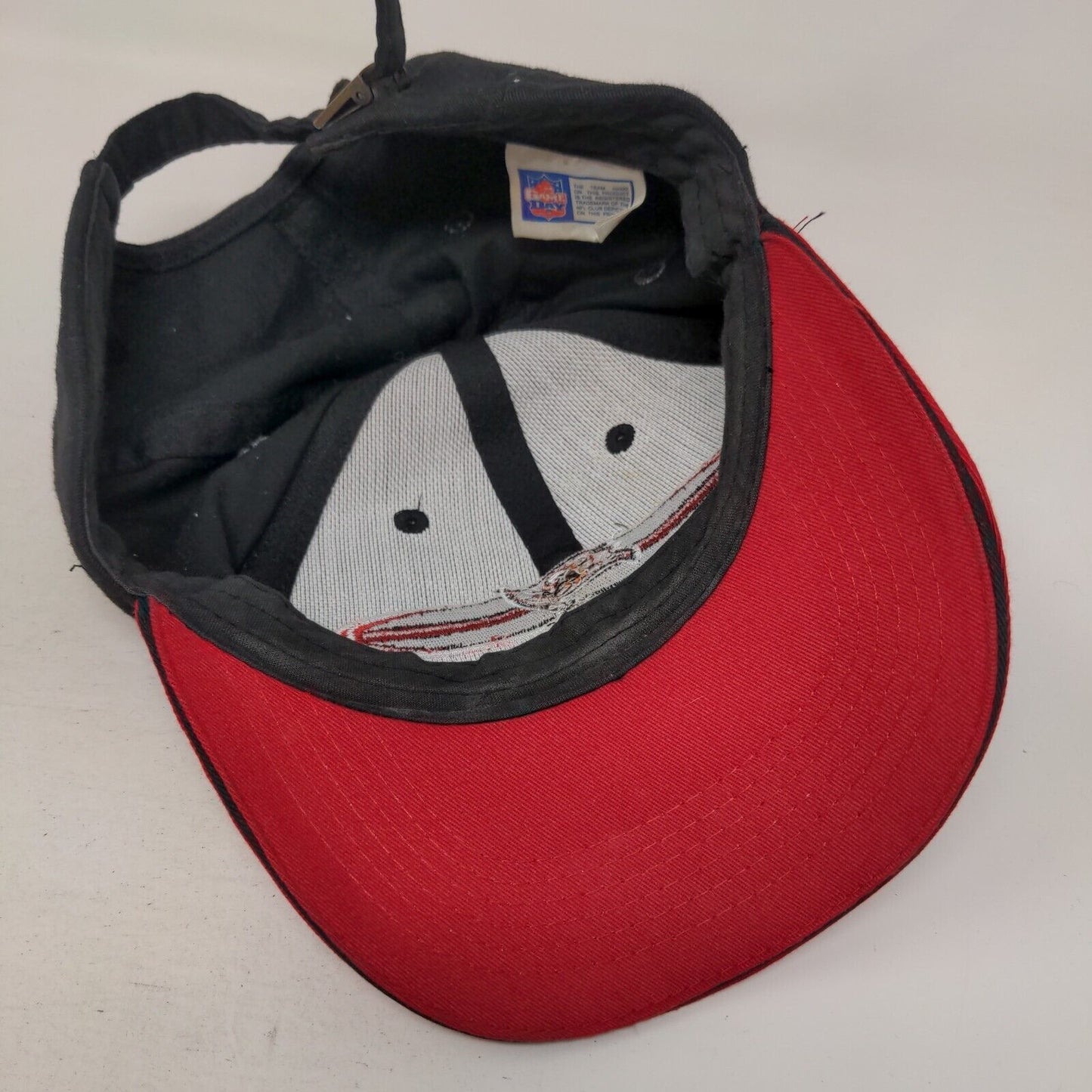 Tampa Bay Buccaneers Slideback Hat Red Black OSFA Embroidered Logo NFL