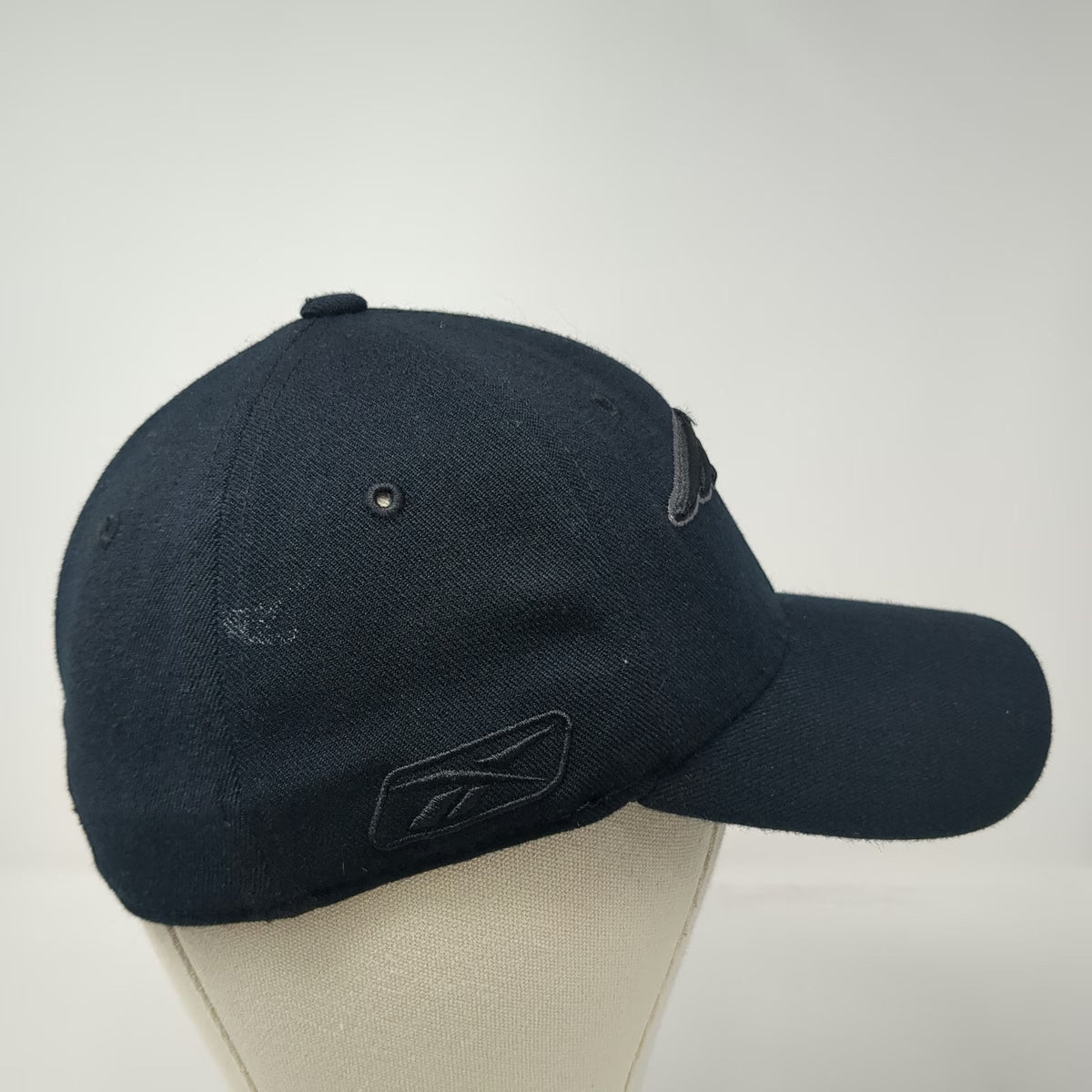 New England Patriots NFL Reebok Cap Black Gray One Size Stretch Fit Graphic Hat