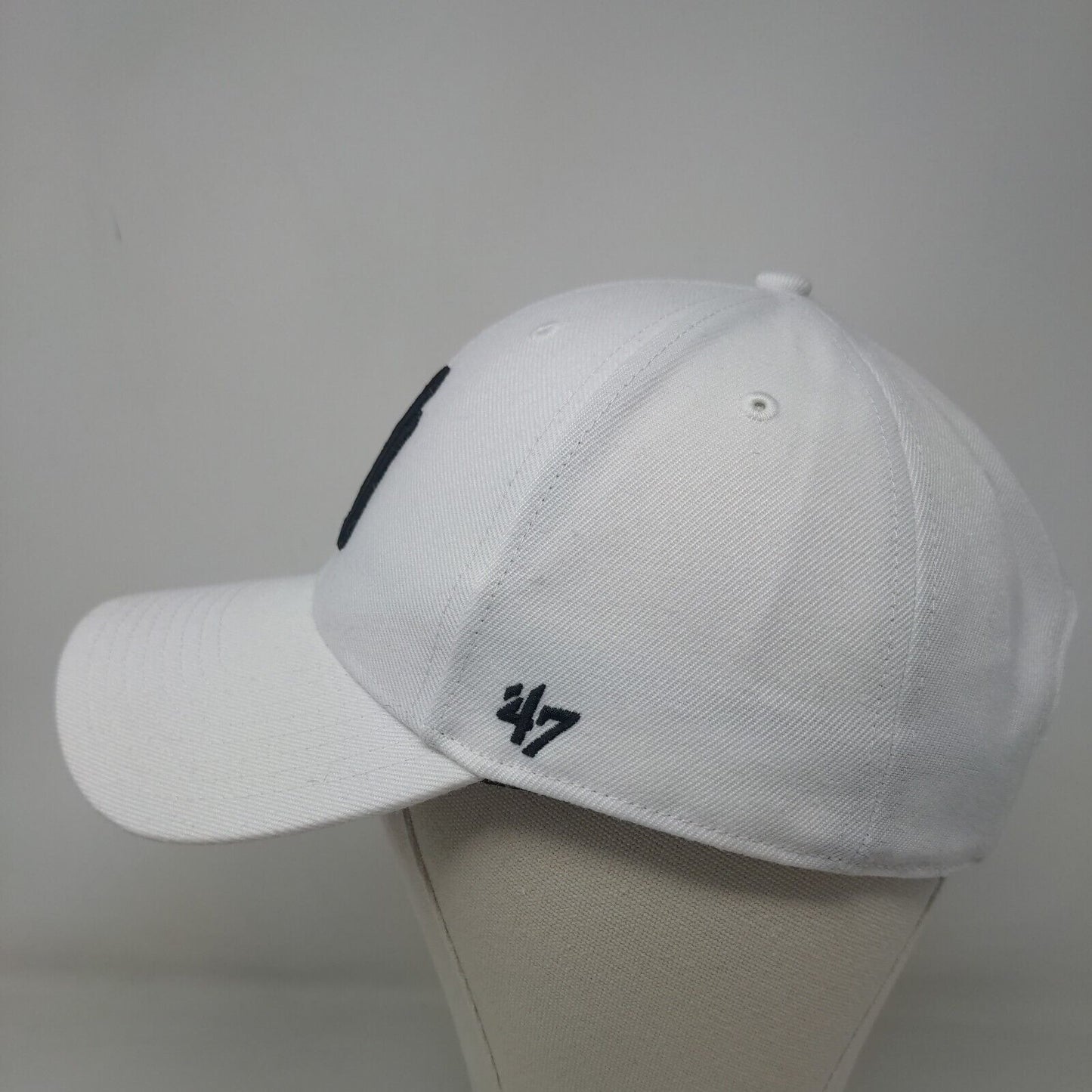 '47 Brand Men's Strapback Hat White OSFA Embroidered New York Yankees Logo MLB