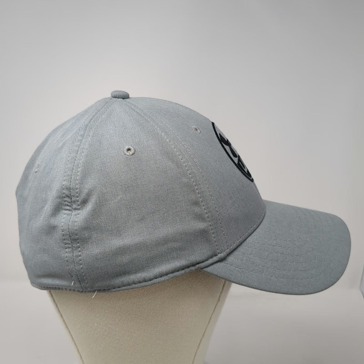 Under Armour Baseball Cap Gray XL Stretch Fit Circular Logo Patch Athletic Hat