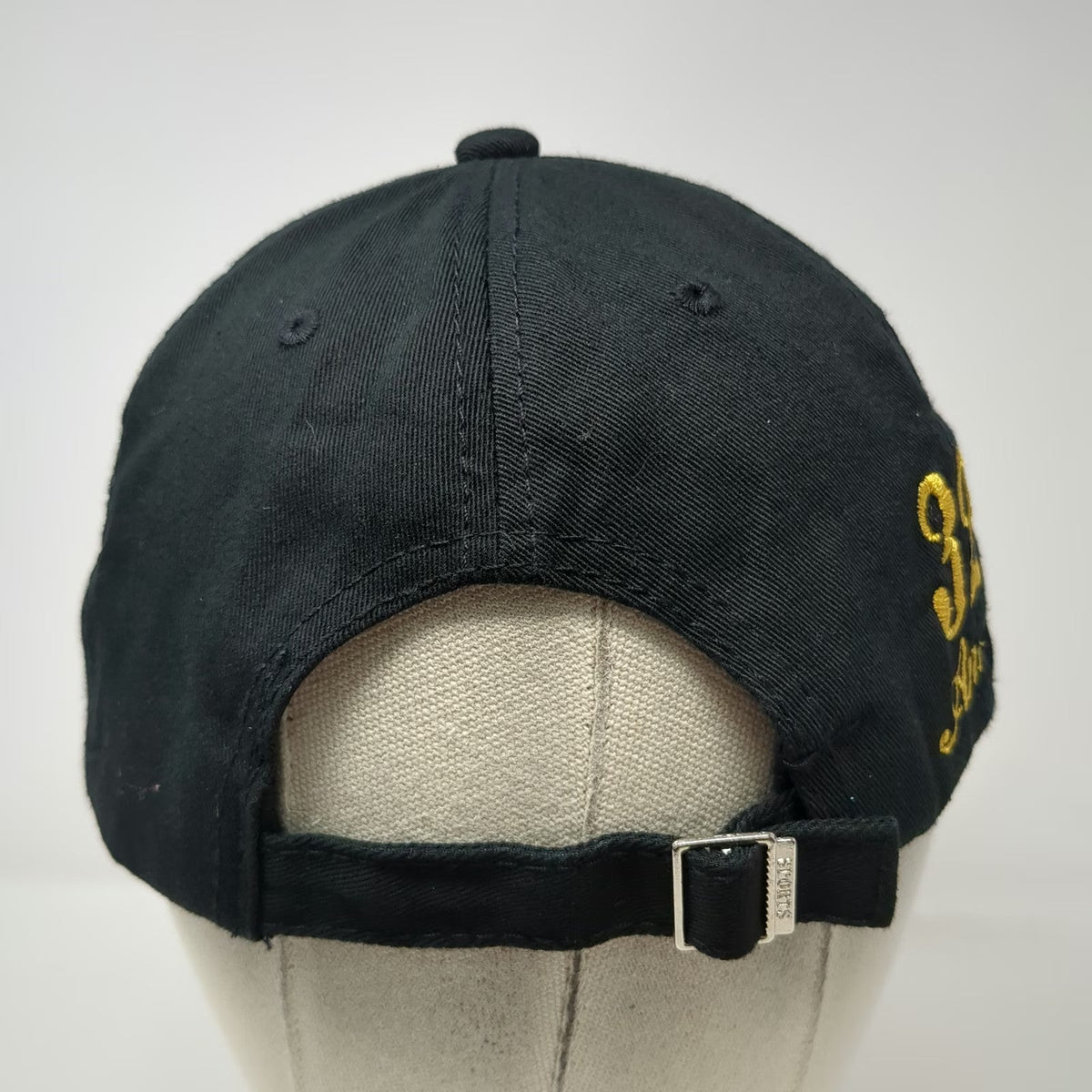 Baseball Cap Black One Size Yahiro Jagged Gold Embroidery 32 Anos Slideback Hat