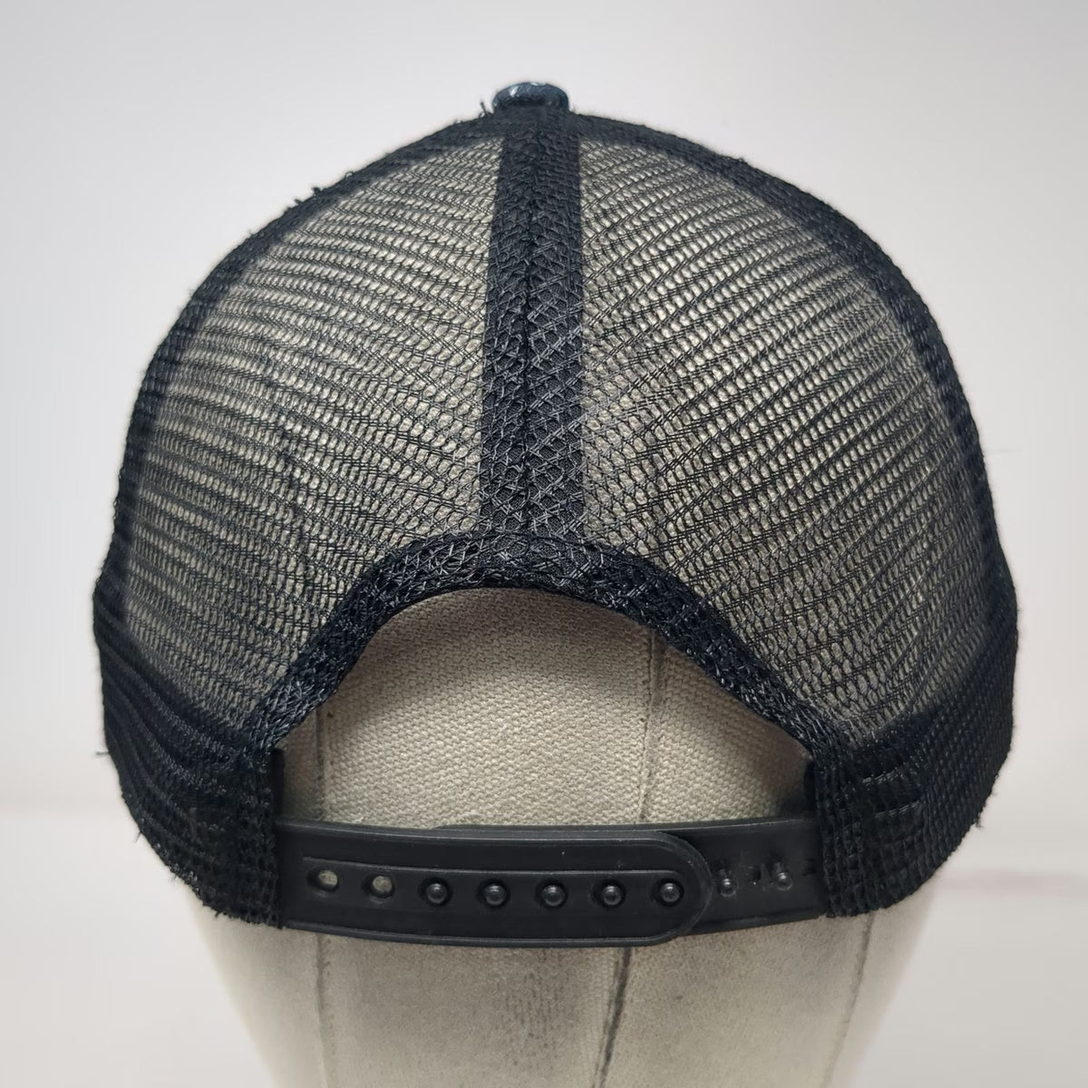 Cabela's Trucker Hat Blue Black White OSFM Mesh Back Snapback Distressed Logo