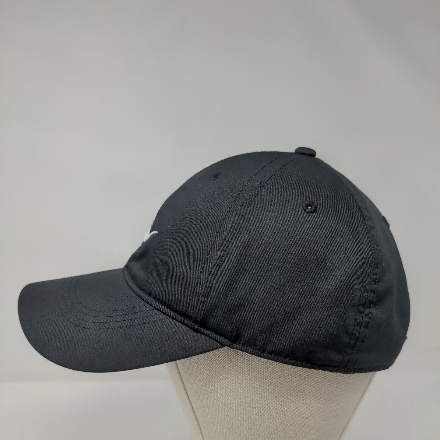 Nike Strapback Golf Hat Black OSFA Adjustable Swoosh Logo 6 Panel Polyester
