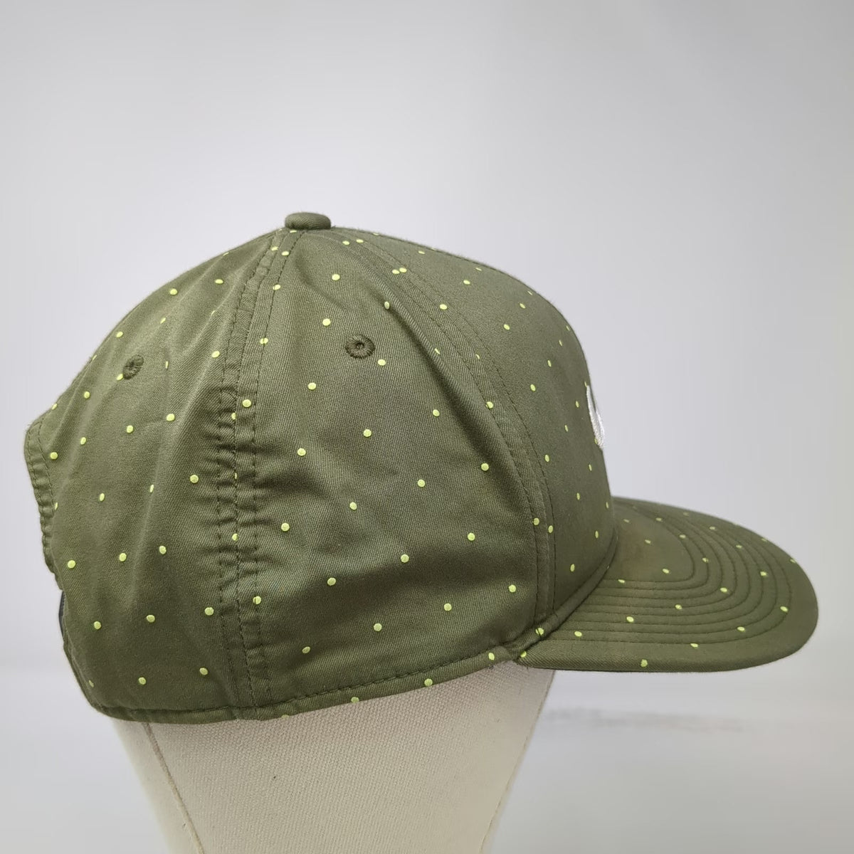 Nike Snapback Green One Size Polka Dot Golf Hat Swoosh Logo Dri-Fit Adjustable