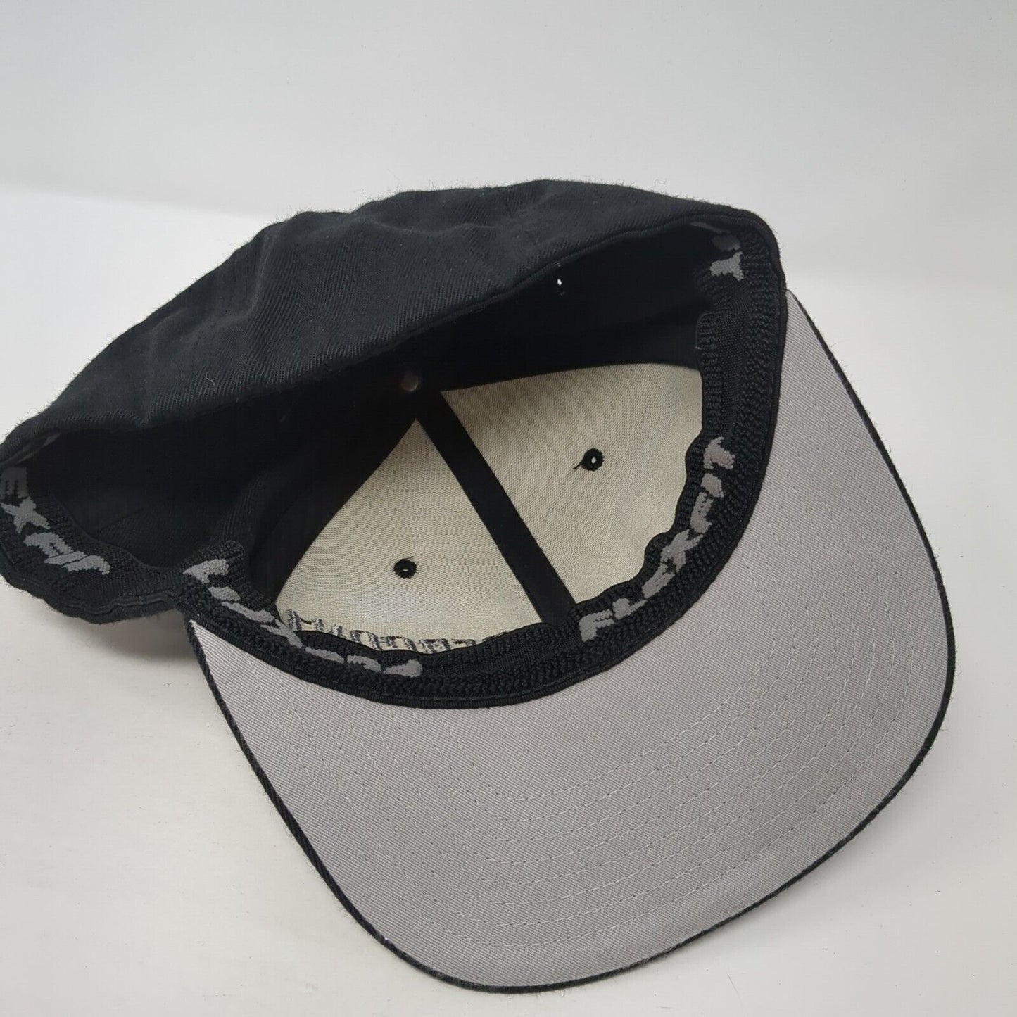 REDCON1 Fitted Hat Black One Size Stretch Flexfit Embroidered Yupoong