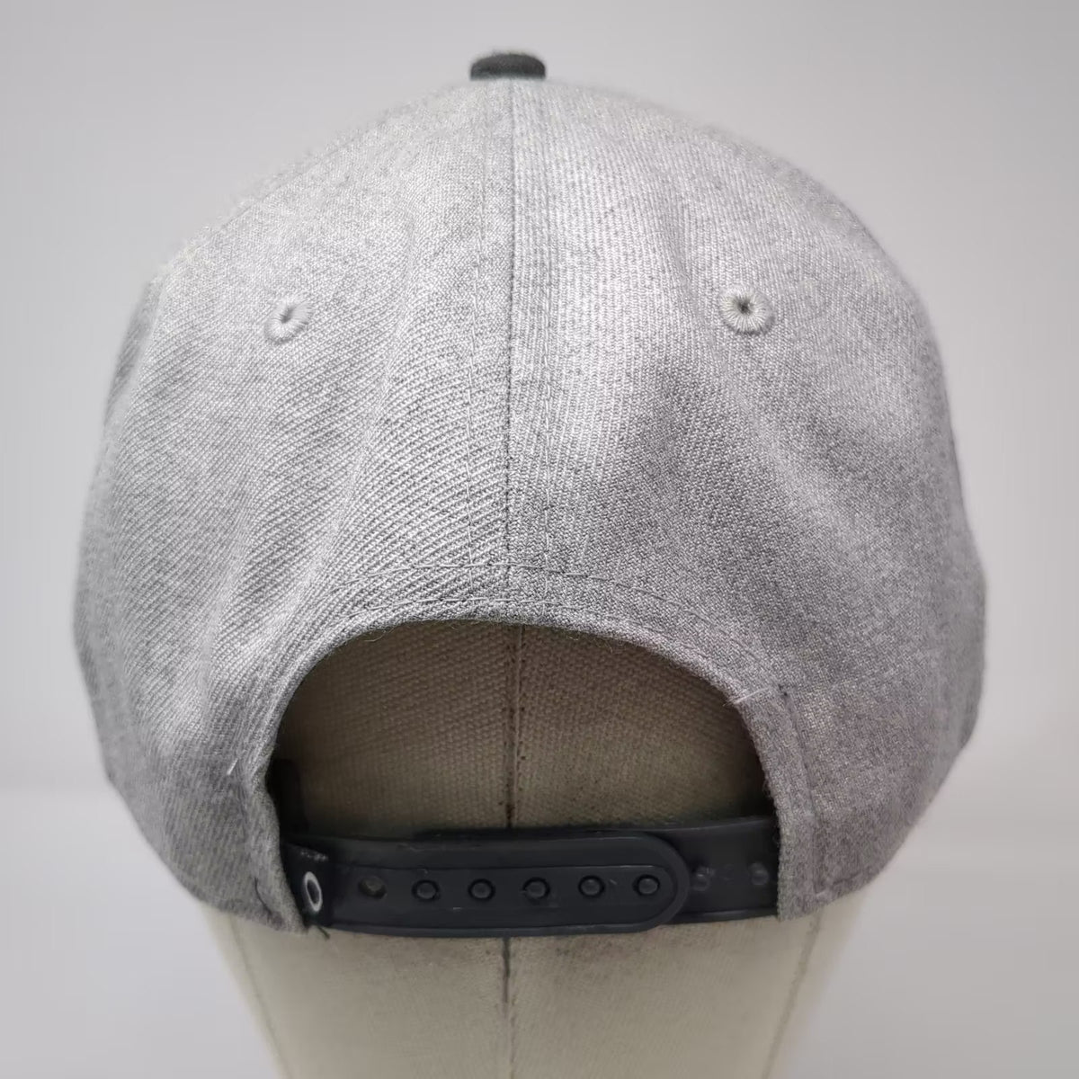 New Era Oakley Gray Black Snapback Hat One Size 9FIFTY Flat Brim Logo Adjustable