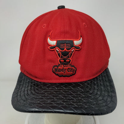 Chicago Bulls Slideback Hat Embroidered Red Size M/L New Era 9Fifty Hardwood NBA