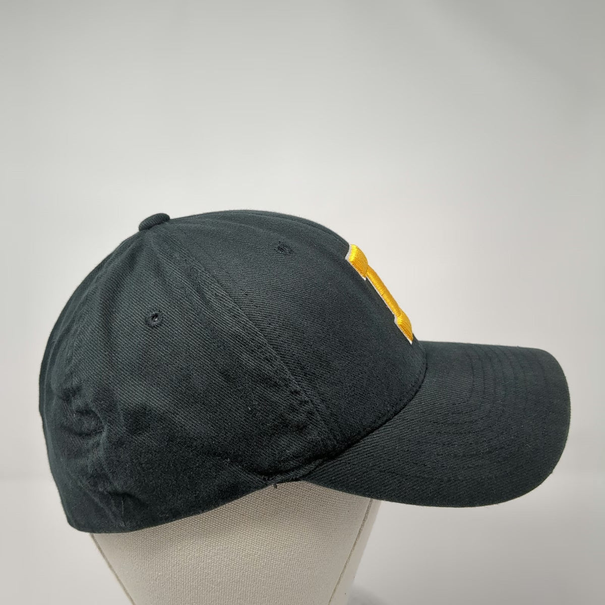 Iowa Hawkeyes NCAA Nike Cap Black Yellow One Size Flexfit Embroidered Logo Hat