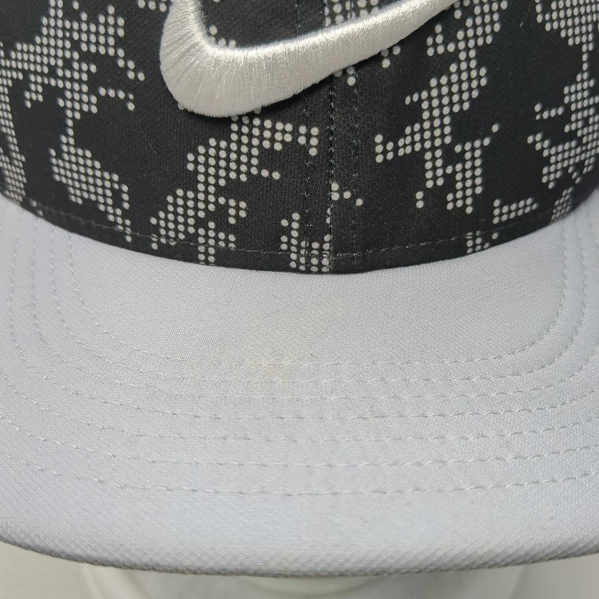 Nike Snapback Black Gray One Size Flat Brim Dri-FIT Digital Camo Embroidered Hat