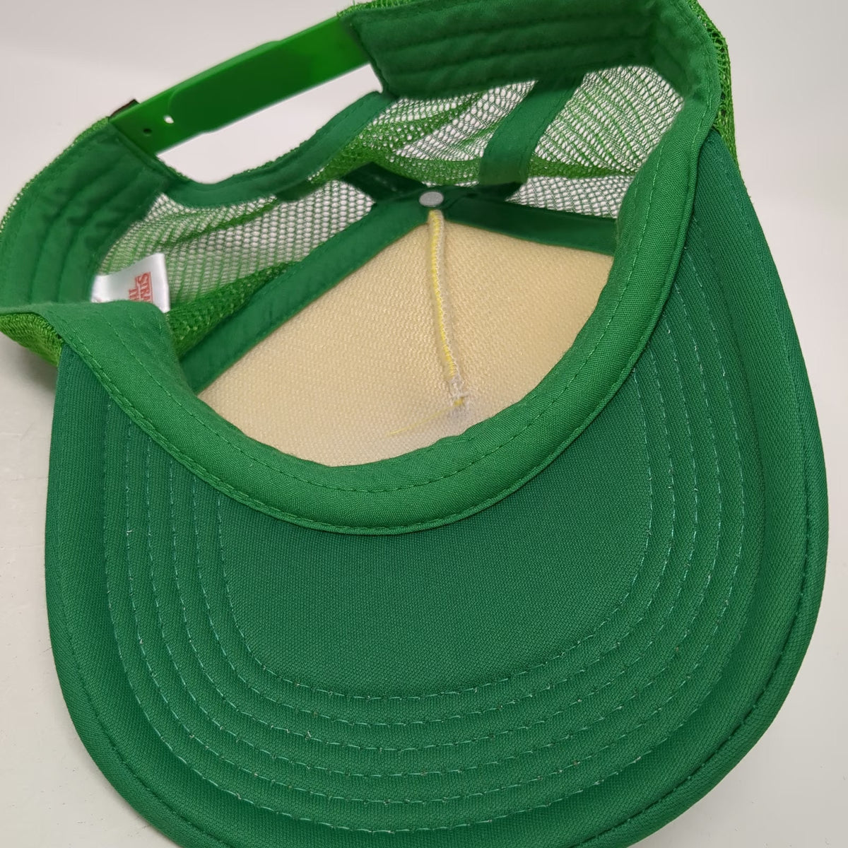 Loungefly Trucker Hat Green Yellow One Size Stranger Things Camp Know Where 85