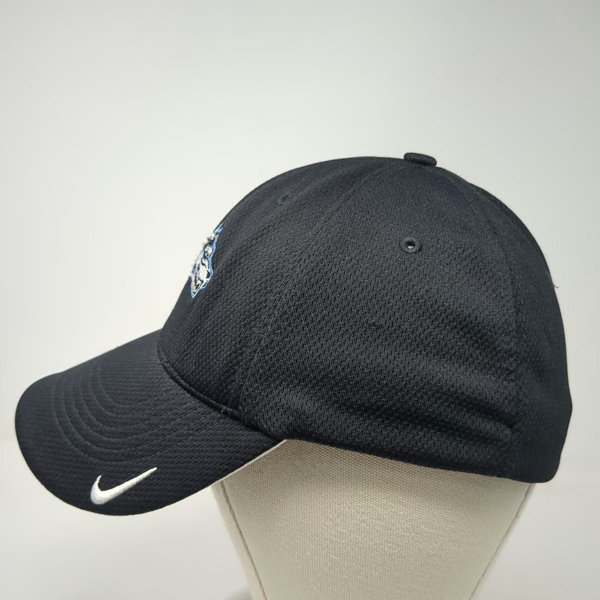 Nike Baseball Cap Black M Fitted Husky Mascot Polyester Mesh Performance Hat