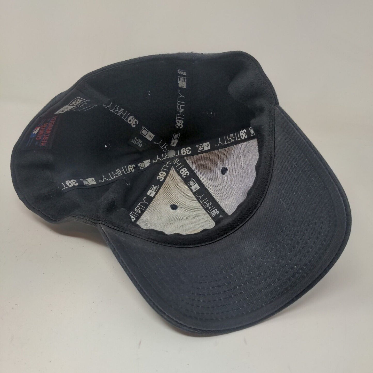 New Era Men's Fitted Hat Black Size M/L Embroidered New York Yankees Logo