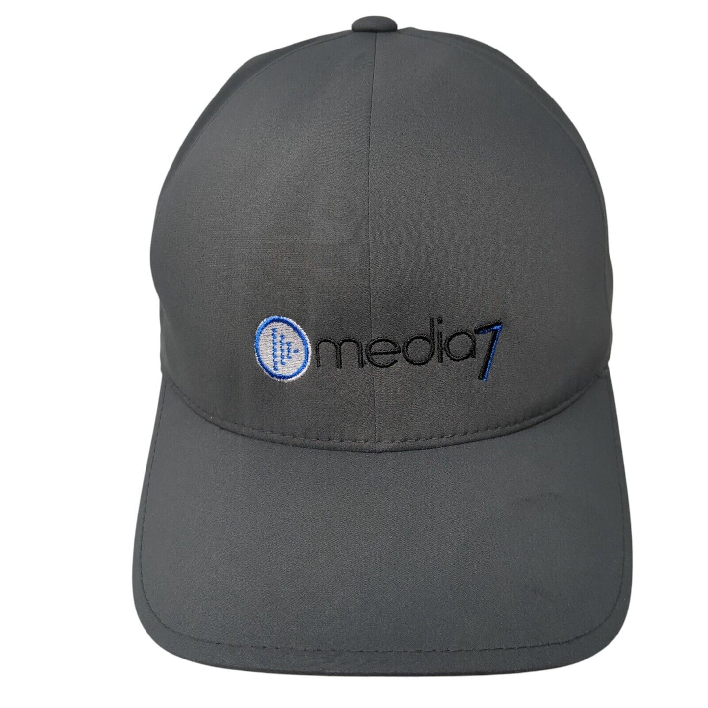 Media 7 Fitted Hat Gray S/M Flexfit Bond Vented Holes 6 Panel Flexfit Delta