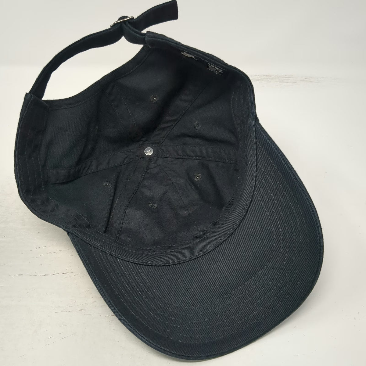 Nike Baseball Cap Black White One Size Adjustable Swoosh Slideback Cotton Hat