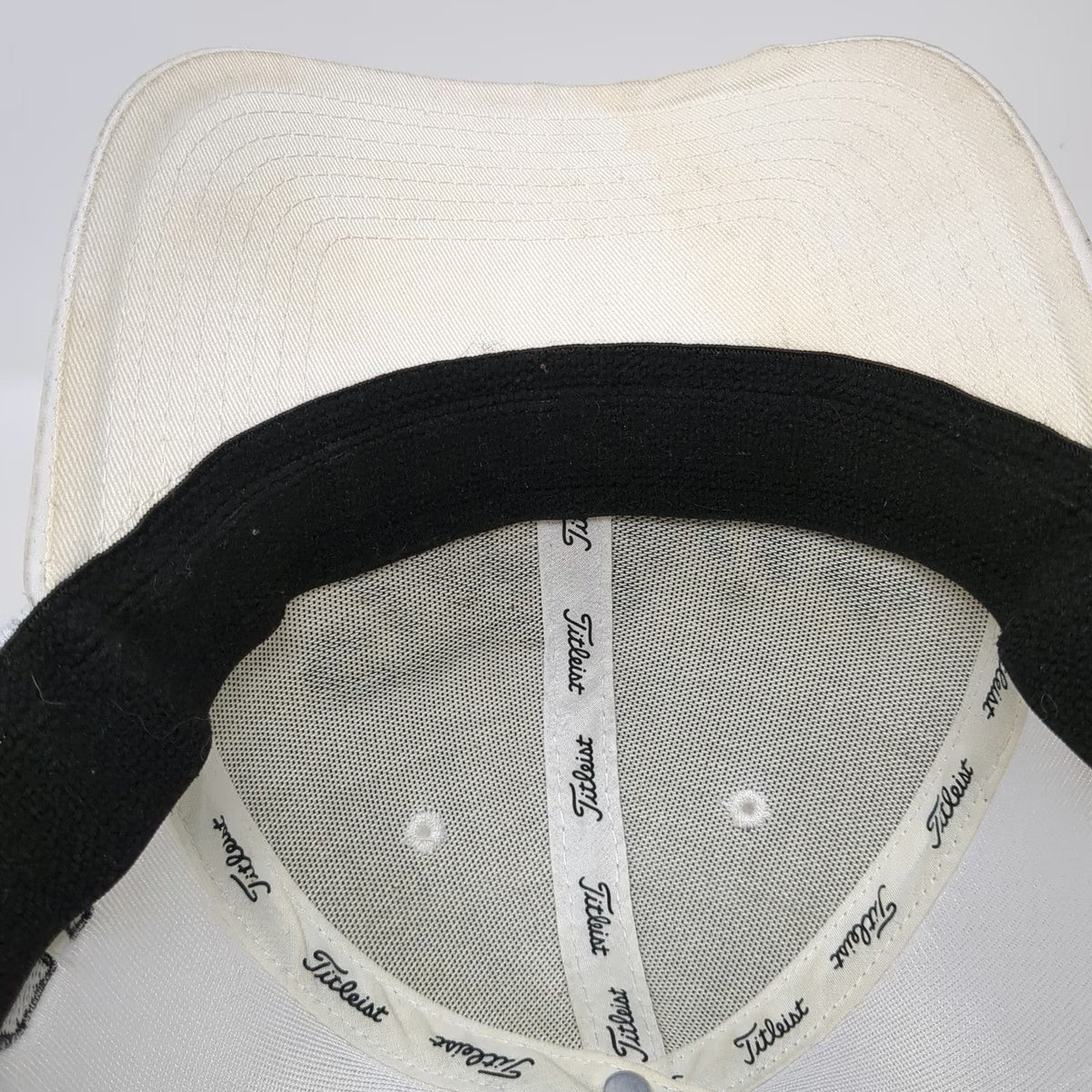 Titleist Baseball Cap White L Mesh Back Stretch Fit New Era Pro V1 FJ Golf Hat