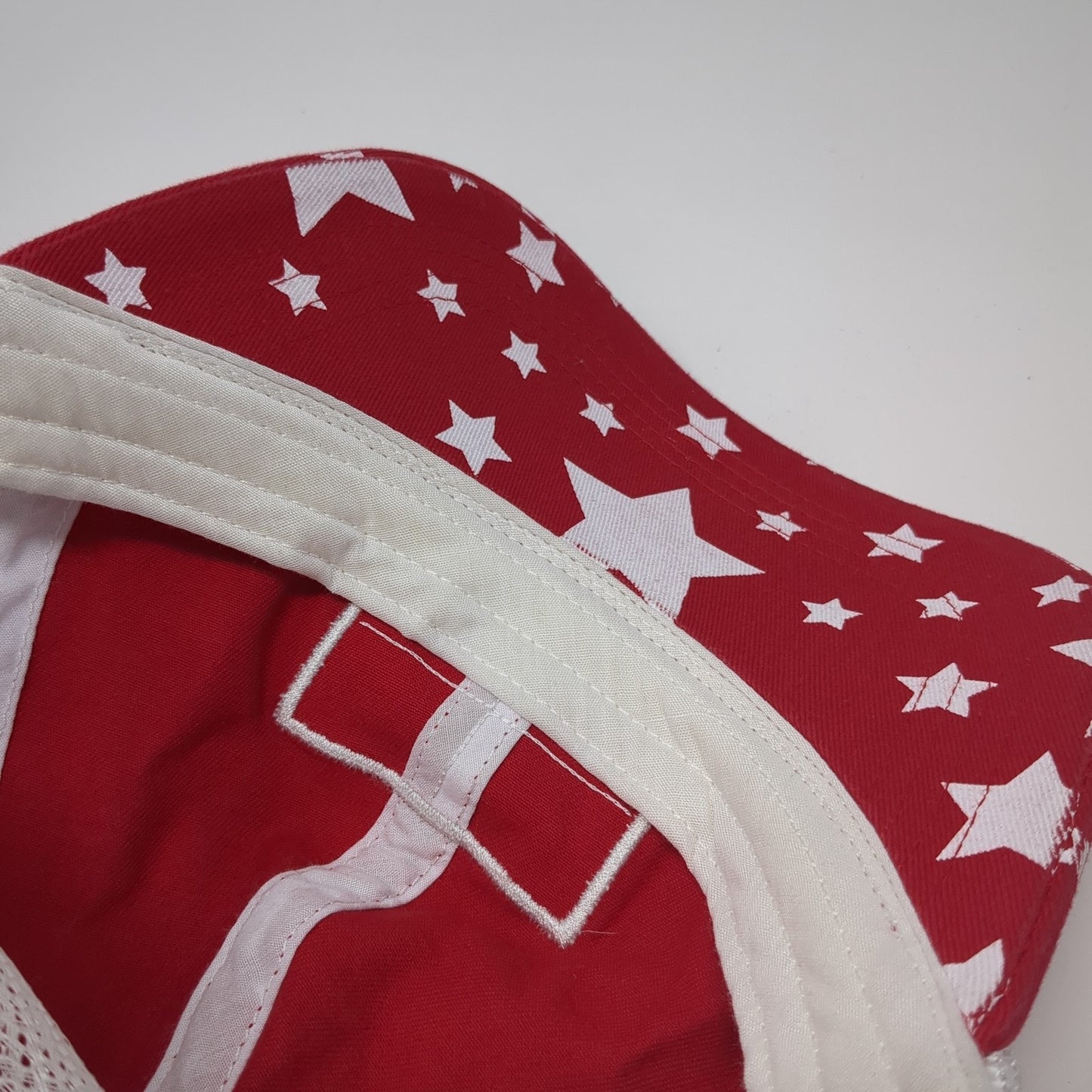 USA Flag Snapback Trucker Hat Red One Size Adjustable Mesh Back Stars & Stripes